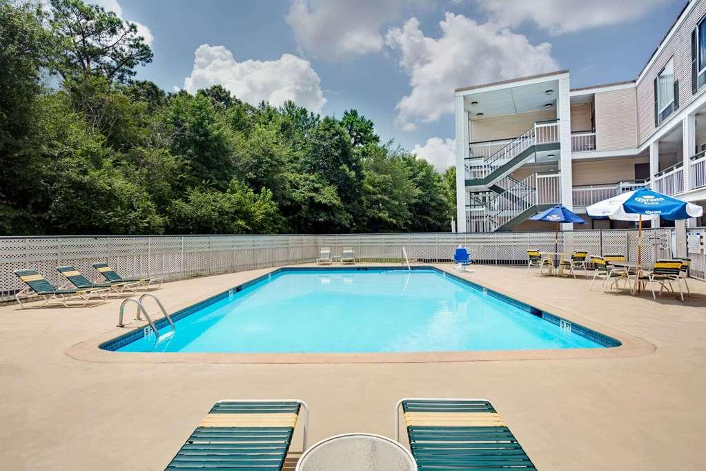 Baymont By Wyndham Atlanta Airport South Hotel 3*