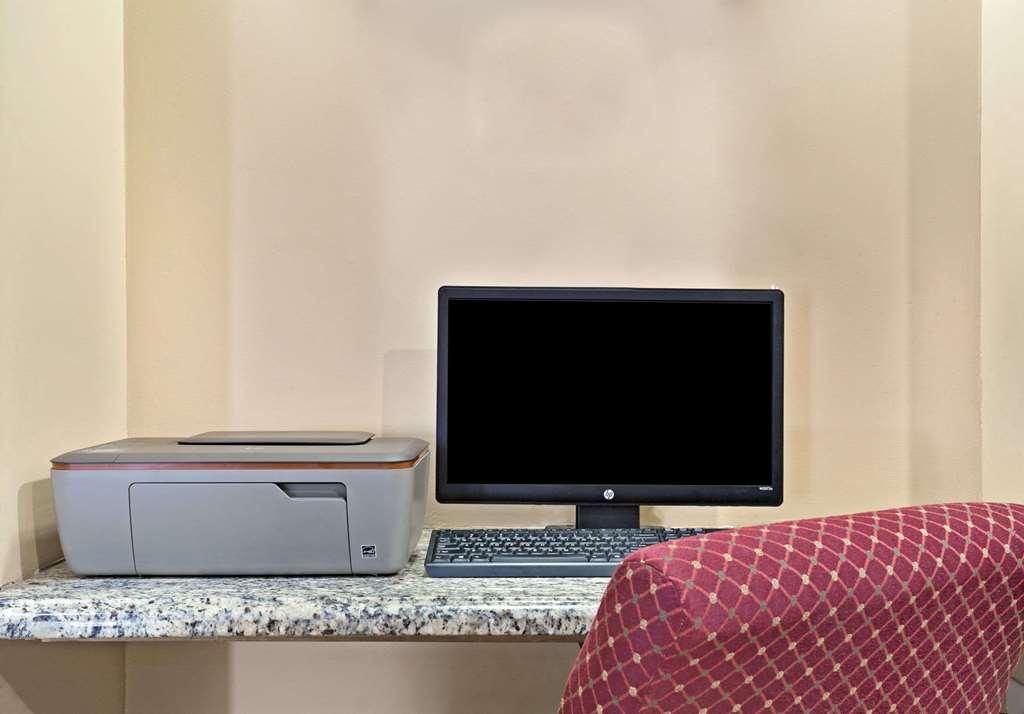 Hotel Baymont By Wyndham Atlanta Airport South