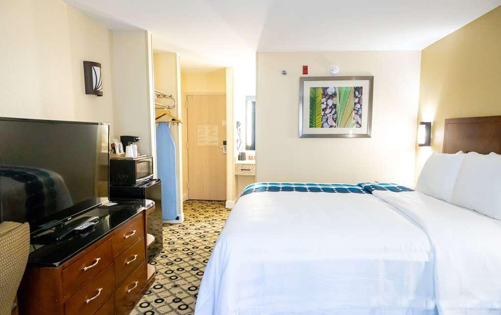 Baymont By Wyndham Atlanta Airport South 3*