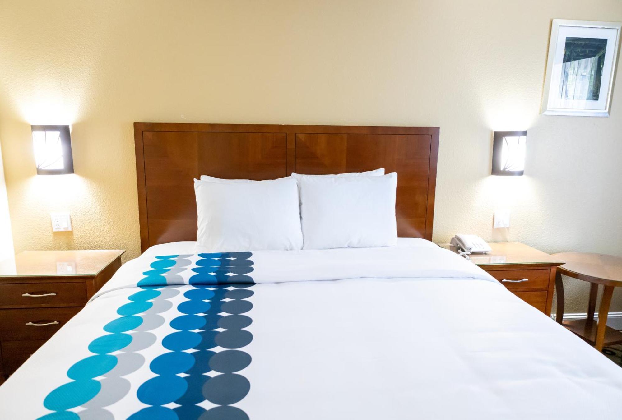 Hotel Baymont By Wyndham College Park Atlanta Airport South College Park