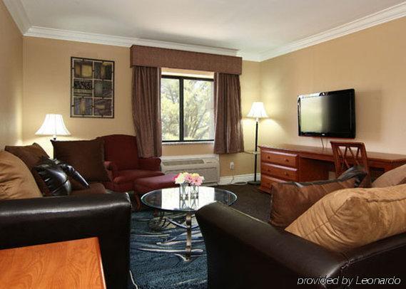 Baymont By Wyndham College Park Atlanta Airport South Hotel